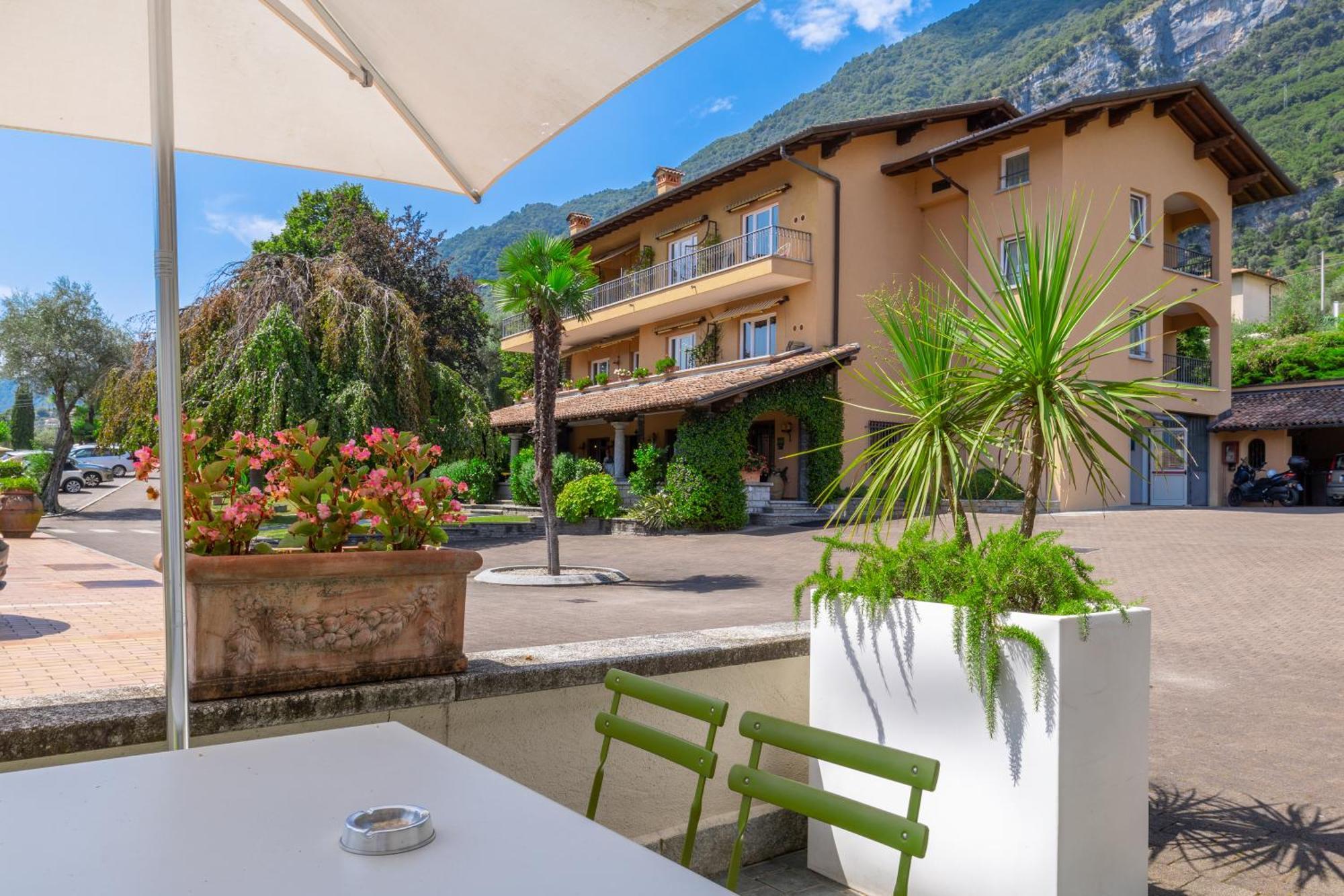 Albergo Villa Edy Tremezzo Buitenkant foto