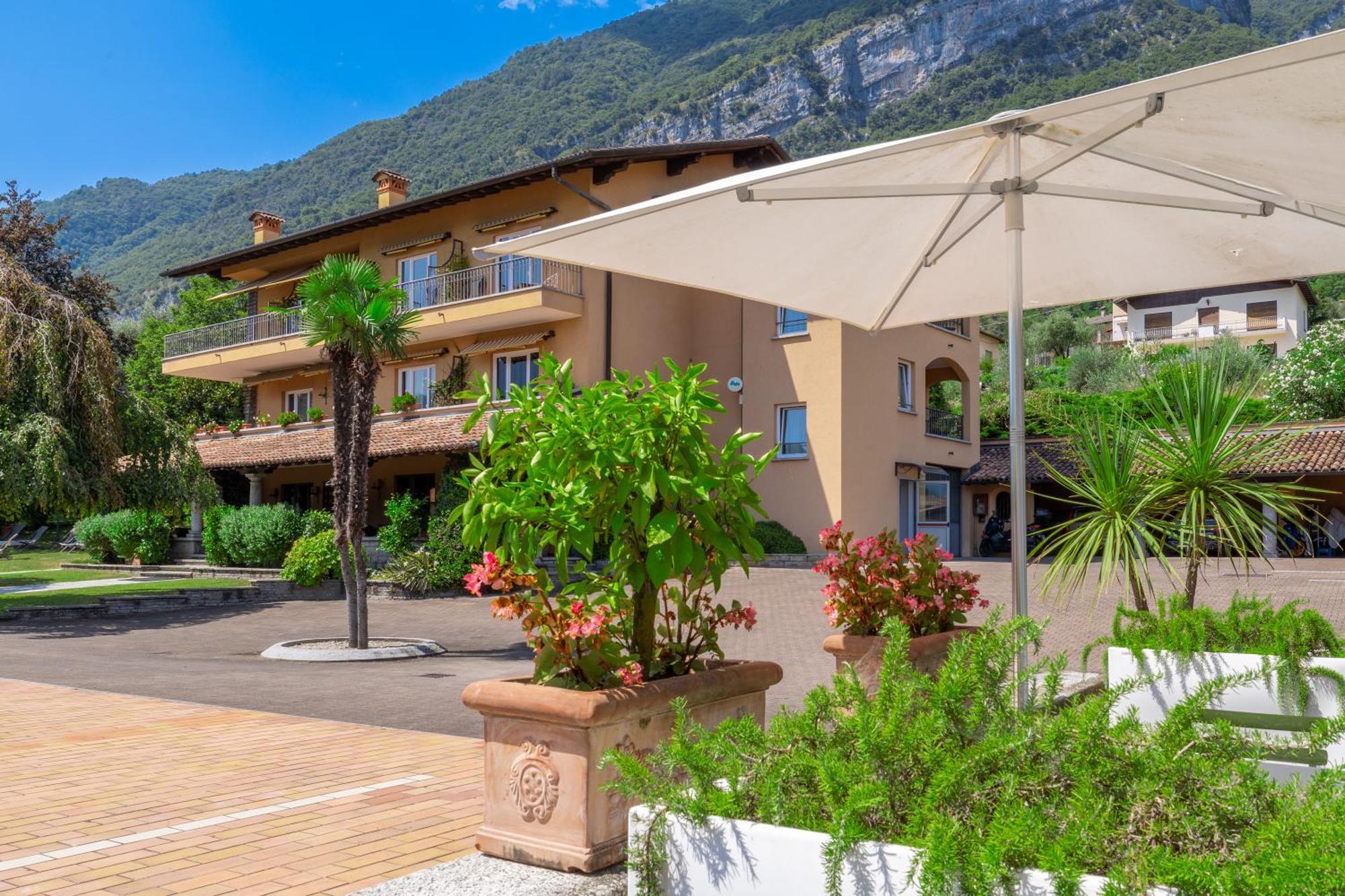 Albergo Villa Edy Tremezzo Buitenkant foto